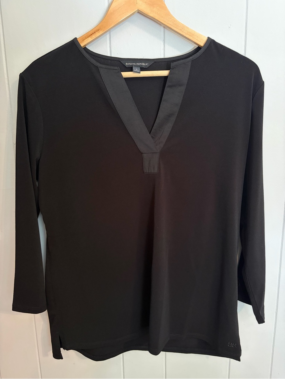 Banana Republic Black V-Neck 3/4 Sleeve Blouse